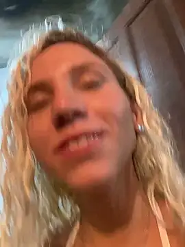 LoiraQuente69 online show from 6, 2, 2026