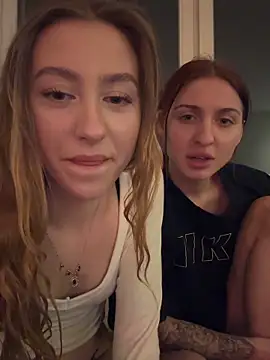 Snapshot of romyxxs chatting on 3, 2, 2026 romyxxs online show from 3, 2, 2026