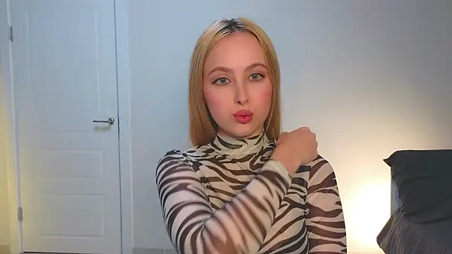 Snapshot of xloex chatting on 7, 2, 2026 xloex online show from 7, 2, 2026