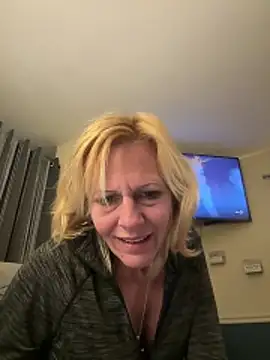 Snapshot of FireAfterDark chatting on 20, 4, 2026 FireAfterDark online show from 20, 4, 2026