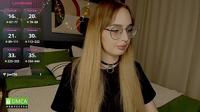 AdeLuna online show from 5, 2, 2026