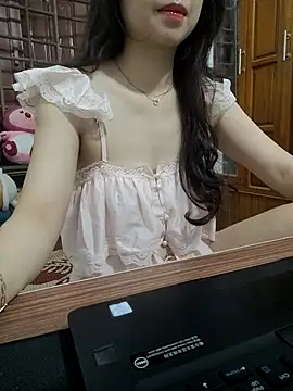 Snapshot of NinaKey chatting on 25, 4, 2026 NinaKey online show from 25, 4, 2026
