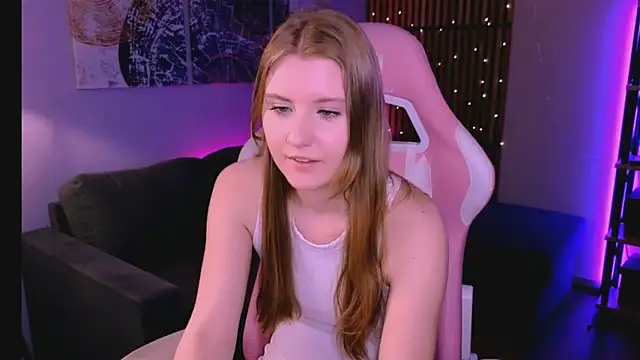 Caroline Desire  online show from 29, 3, 2026