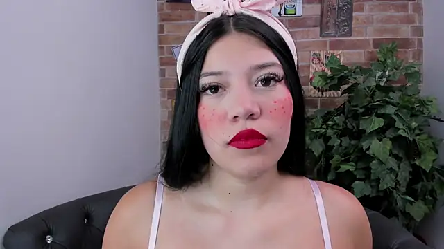 Snapshot of foxy_vera chatting on 13, 4, 2026 foxy vera online show from 13, 4, 2026