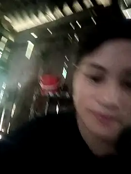 Snapshot of Momo-biki chatting on 9, 7, 2026 Momo-biki online show from 9, 7, 2026