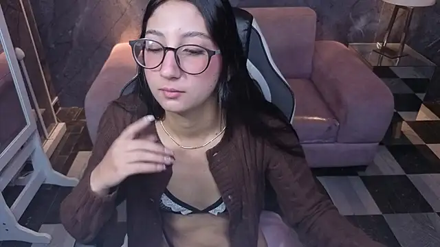 Snapshot of Sophie_jones_b chatting on 12, 3, 2026 Sophie jones b online show from 12, 3, 2026