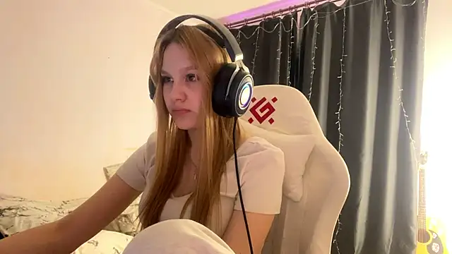 axin burnell online show from 16, 4, 2026