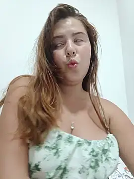 Snapshot of lyss_muller chatting on 17, 7, 2026 lyss muller online show from 17, 7, 2026