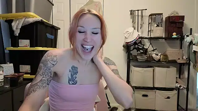 Snapshot of ThornsandHoney chatting on 17, 5, 2026 ThornsandHoney online show from 17, 5, 2026