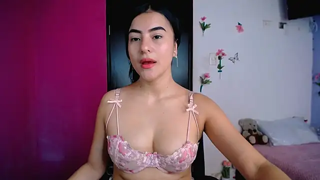 Snapshot of charlotte_petit_ chatting on 26, 2, 2026 charlotte petit online show from 26, 2, 2026