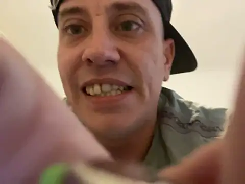 Snapshot of malcolm2334 chatting on 24, 5, 2026 malcolm2334 online show from 24, 5, 2026