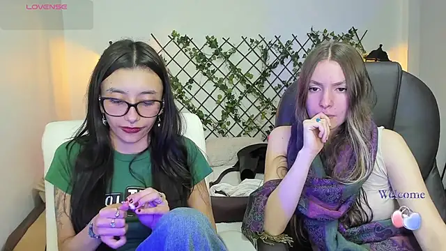 Snapshot of nana__rousse chatting on 5, 2, 2026 nana rousse online show from 5, 2, 2026