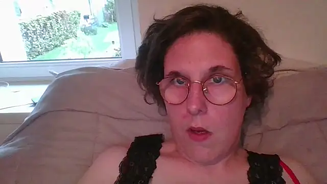 OIseauNoir88 online show from 13, 4, 2026