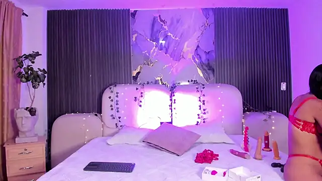 Snapshot of JazminRusso_ chatting on 17, 4, 2026 JazminRusso online show from 17, 4, 2026