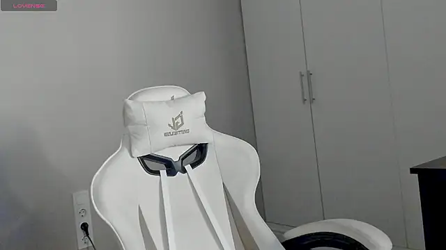 Leah Castro online show from 6, 2, 2026