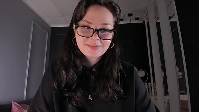 Snapshot of Maykinkya chatting on 15, 4, 2026 Maykinkya online show from 15, 4, 2026