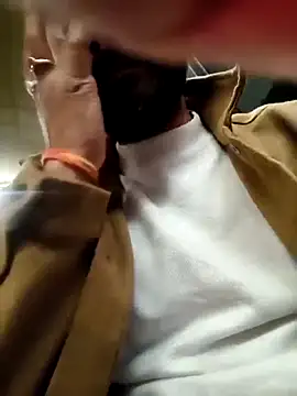 Snapshot of newtube0 chatting on 3, 2, 2026 newtube0 online show from 3, 2, 2026