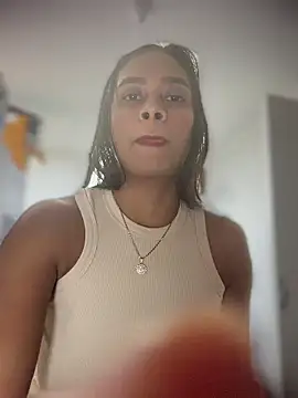 Snapshot of LunaHeat chatting on 5, 2, 2026 LunaHeat online show from 5, 2, 2026