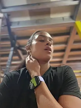 Snapshot of LunaHeat chatting on 12, 2, 2026 LunaHeat online show from 12, 2, 2026