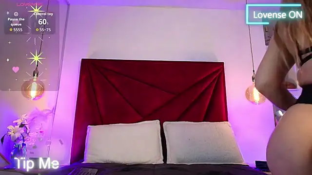 NahomiRoss online show from 6, 4, 2026