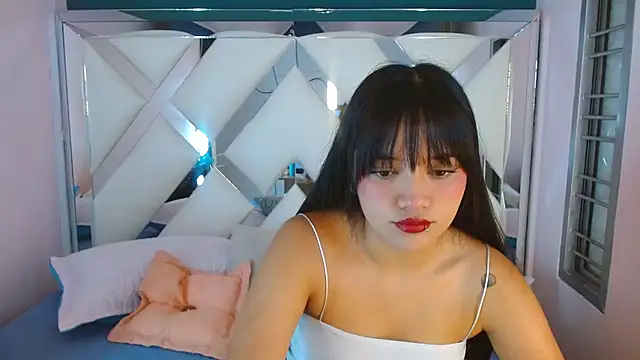 Kaytlin James online show from 3, 3, 2026