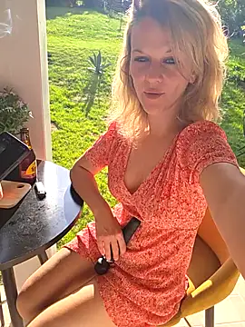 Snapshot of Couple-Kiwii-Orchidee-Boy chatting on 19, 4, 2026 Couple-Kiwii-Orchidee-Boy online show from 19, 4, 2026