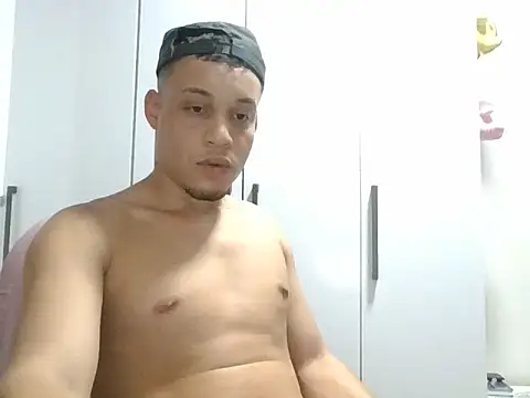 Snapshot of Vinni_19cm chatting on 17, 3, 2026 Vinni 19cm online show from 17, 3, 2026