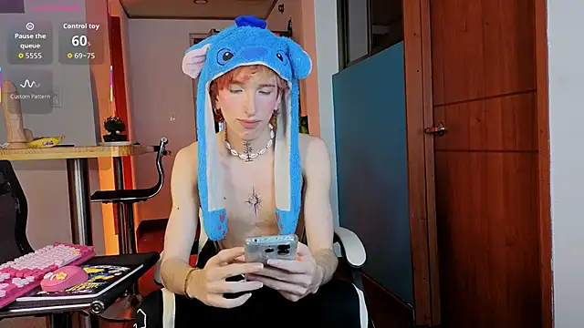 Snapshot of golden_twink_ chatting on 5, 2, 2026 golden twink online show from 5, 2, 2026