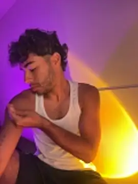 Snapshot of its_alejandro27 chatting on 25, 2, 2026 its alejandro27 online show from 25, 2, 2026