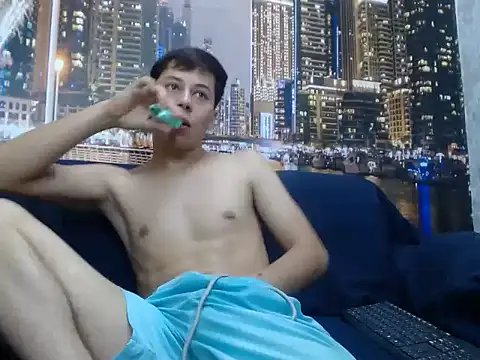 Snapshot of santiago_xxxcol chatting on 8, 2, 2026 santiago xxxcol online show from 8, 2, 2026