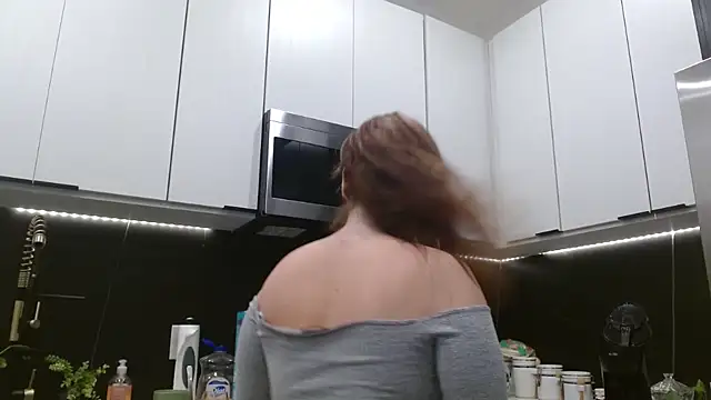 HazelSkyesChat online show from 13, 4, 2026