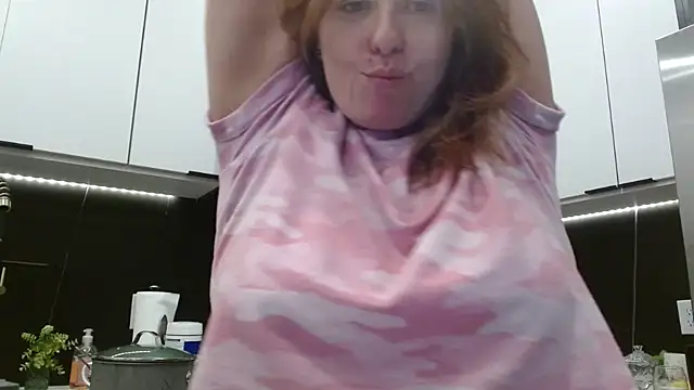 Snapshot of HazelSkyesChat chatting on 27, 5, 2026 HazelSkyesChat online show from 27, 5, 2026
