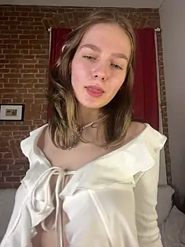 MyKittySayMeow online show from 4, 4, 2026