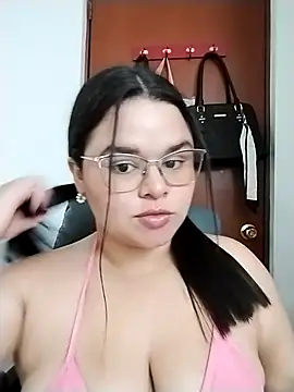 SamanthaStonee online show from 2, 2, 2026