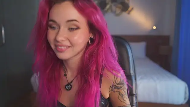 Snapshot of Sarah_Pink chatting on 25, 7, 2026 Sarah Pink online show from 25, 7, 2026
