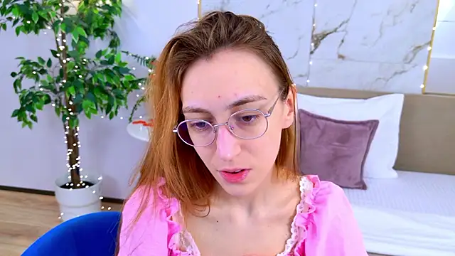 Snapshot of LeyaAtwood chatting on 14, 2, 2026 LeyaAtwood online show from 14, 2, 2026