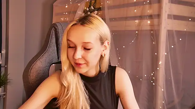 Snapshot of MaoqiBeverly chatting on 1, 7, 2026 MaoqiBeverly online show from 1, 7, 2026