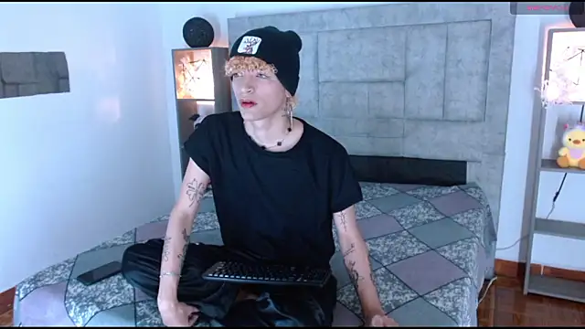 lucke collins22 online show from 5, 2, 2026