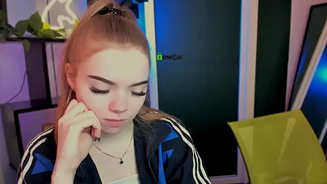 arianaa cat online show from 22, 3, 2026