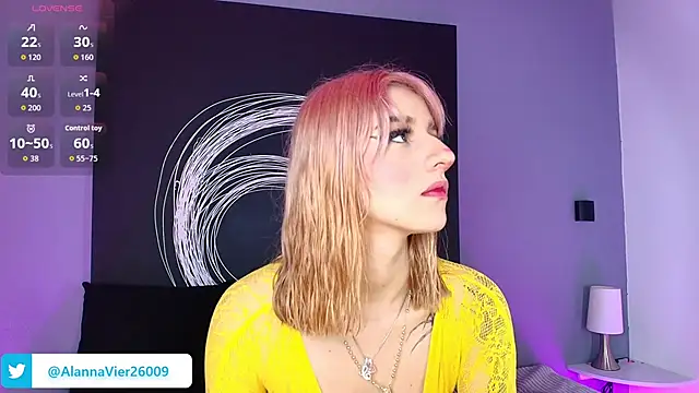 Snapshot of AlannaViera chatting on 24, 4, 2026 AlannaViera online show from 24, 4, 2026