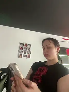 Snapshot of Just-Lilly chatting on 7, 5, 2026 Just-Lilly online show from 7, 5, 2026