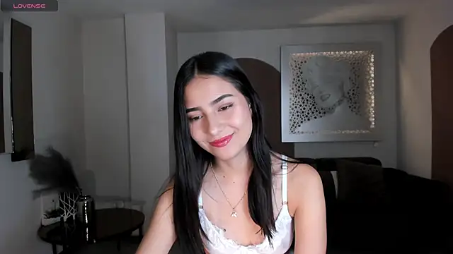 Snapshot of LucieMartin chatting on 22, 2, 2026 LucieMartin online show from 22, 2, 2026