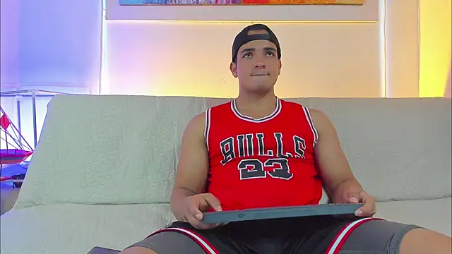 jhon nicolas online show from 8, 4, 2026