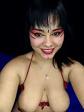 Snapshot of zoe_love18 chatting on 6, 4, 2026 zoe love18 online show from 6, 4, 2026