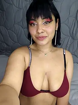 Snapshot of zoe_love18 chatting on 10, 4, 2026 zoe love18 online show from 10, 4, 2026