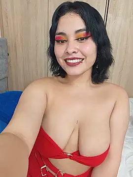 Snapshot of zoe_love18 chatting on 17, 5, 2026 zoe love18 online show from 17, 5, 2026