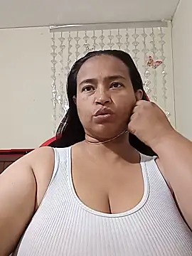 Snapshot of BustySexy_Nataly chatting on 8, 6, 2026 BustySexy Nataly online show from 8, 6, 2026