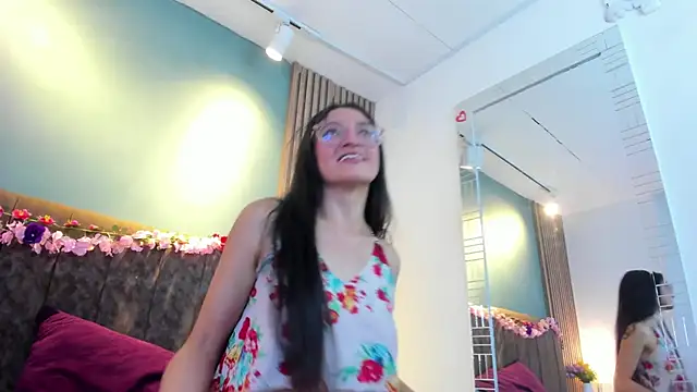 Snapshot of HannaWen_ chatting on 27, 5, 2026 HannaWen online show from 27, 5, 2026