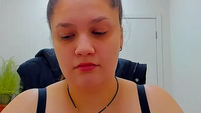 Snapshot of Maddinia chatting on 13, 2, 2026 Maddinia online show from 13, 2, 2026