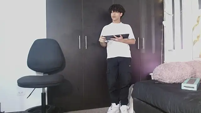 ian smith  online show from 18, 2, 2026